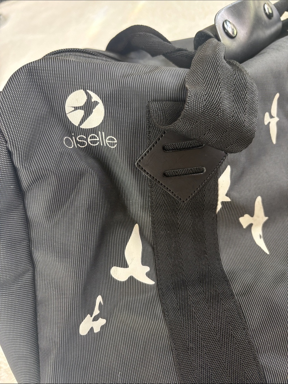 Oiselle Duffle Bag - Picture 2 of 11